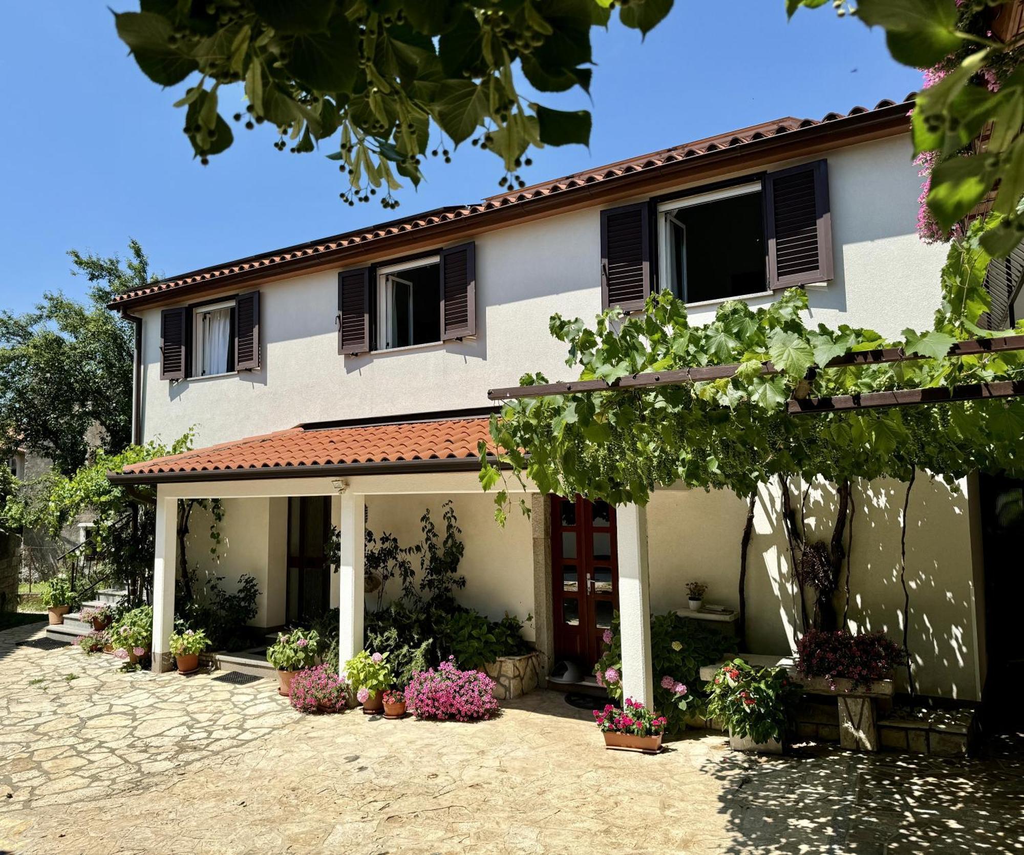 Guest House Renata Plomin Exterior photo